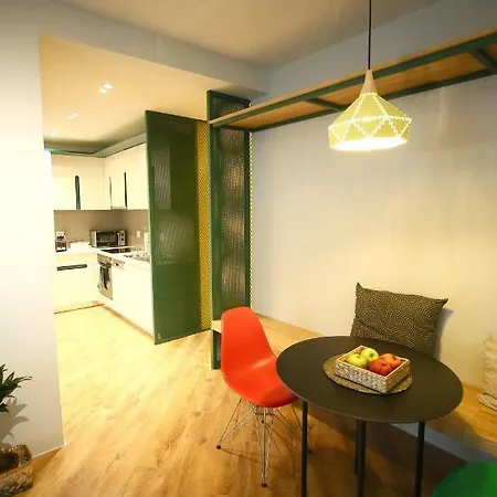 Modern Apartment *
