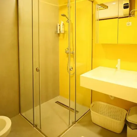 Modern Apartment *
