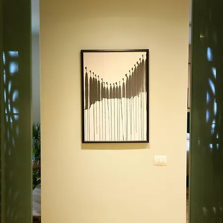 Modern Apartment *