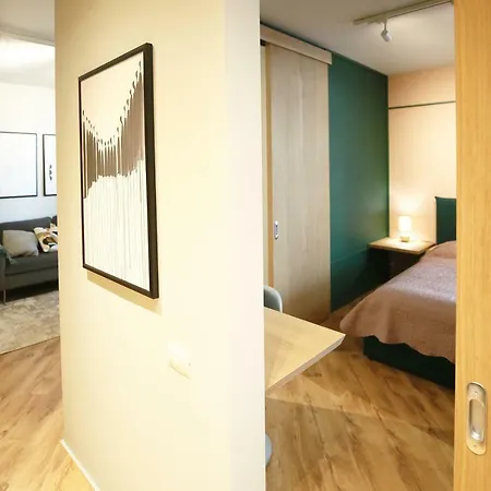Modern Apartment *
